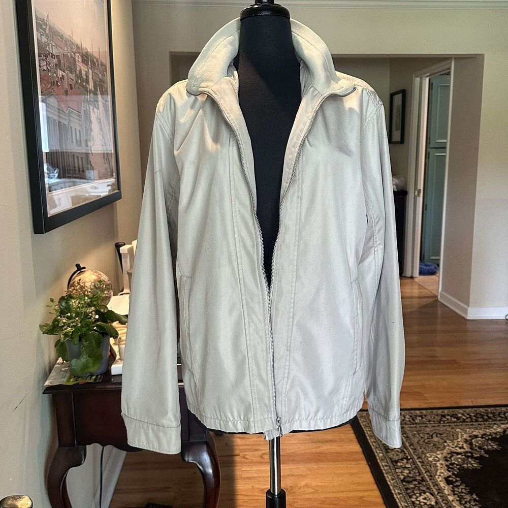 Calvin Klein Men’s Cream Windbreaker Jacket Large Preowned Excellent Condition